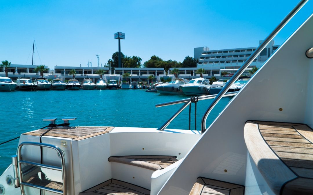 5 Reasons to Host Your Next Corporate Event on a Yacht